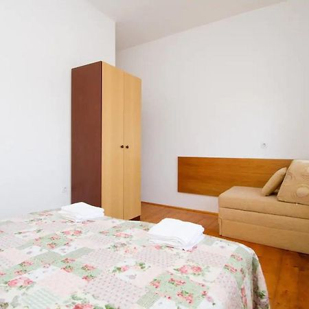 Laura'S Apartment Пореч Екстериор снимка